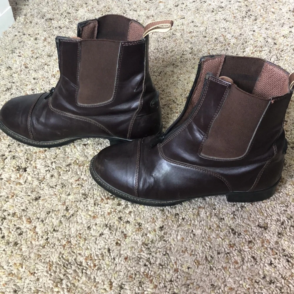 Boots - Picture 2 of 3